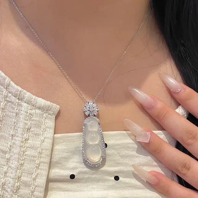 月斐 新中式四季豆 福豆 四季福满 锁骨链 玉髓 玉石项链 女款