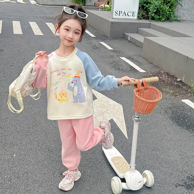 木木屋 时尚宽松舒适潮流百搭洋气拼接字母卡通长袖上衣纯色长裤休闲运动套装 图片色中小童