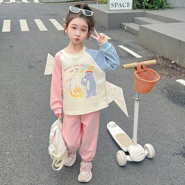 木木屋 时尚宽松舒适潮流百搭洋气拼接字母卡通长袖上衣纯色长裤休闲运动套装 图片色中小童