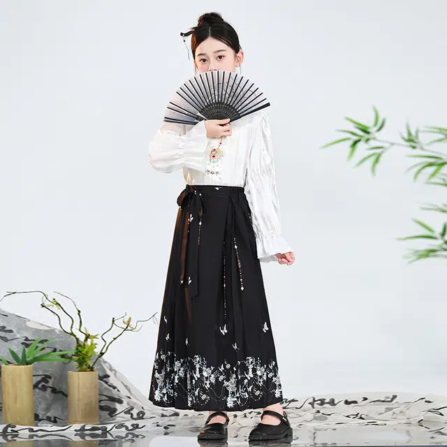 木木屋 立领洋气简约花卉舒适长袖汉服 黑色 青少年