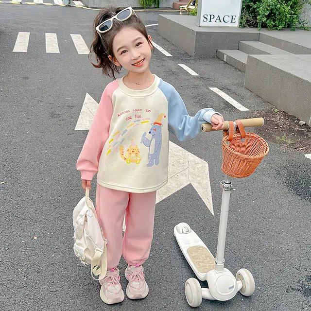 木木屋 时尚宽松舒适潮流百搭洋气拼接字母卡通长袖上衣纯色长裤休闲运动套装 图片色中小童