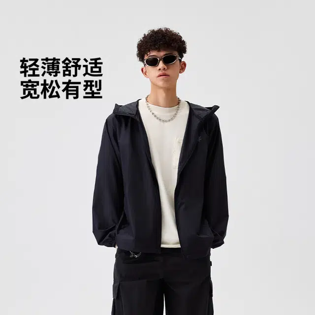 中国李宁 潮流运动系列 舒适休闲简约宽松薄款连帽拉链运动风衣 男女同款 黑色
