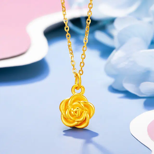 老庙 经典大气  优雅硬金小版玫瑰花挂坠 足金 按克计价 黄金吊坠 女款