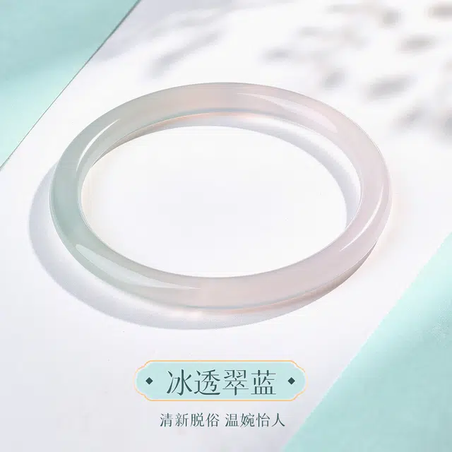老庙 水润素雅气质渐变半绿素玉闭口玉镯  古风清冷感新中式国风#好运天然 玉髓 手镯 女款