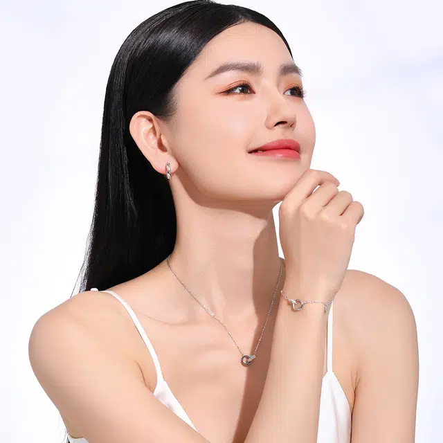 S925