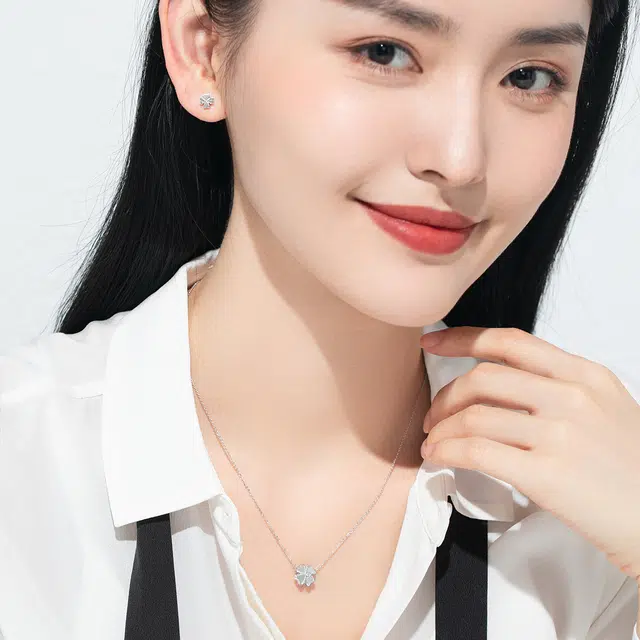 老庙 四叶草 遇见幸运吊坠 经典款高级感 铂金 项链 女款