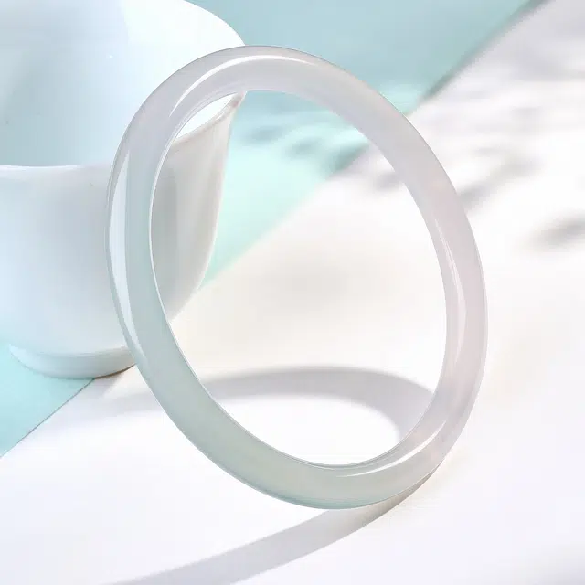 老庙 水润素雅气质渐变半绿素玉闭口玉镯  古风清冷感新中式国风#好运天然 玉髓 手镯 女款