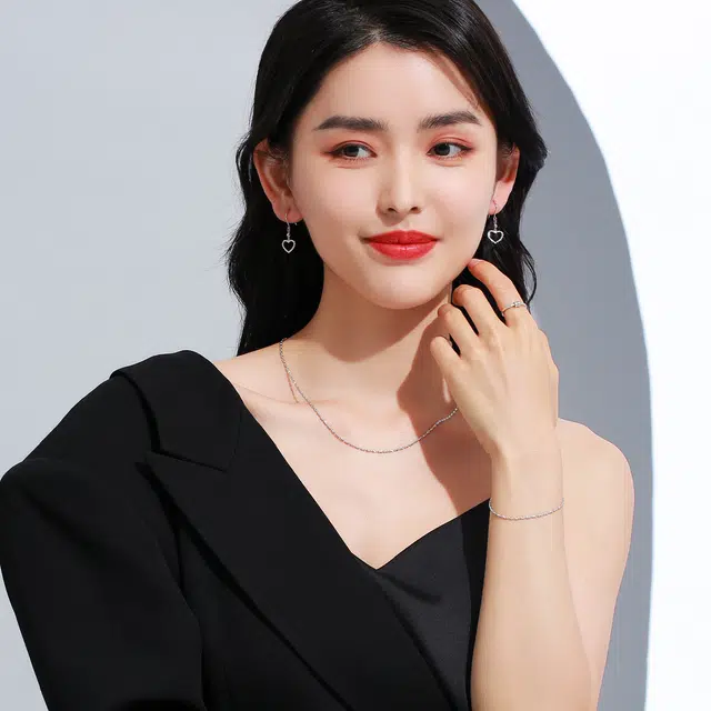 老庙 弹簧扣印花素链可叠戴锁骨链日常通勤 铂金 项链 女