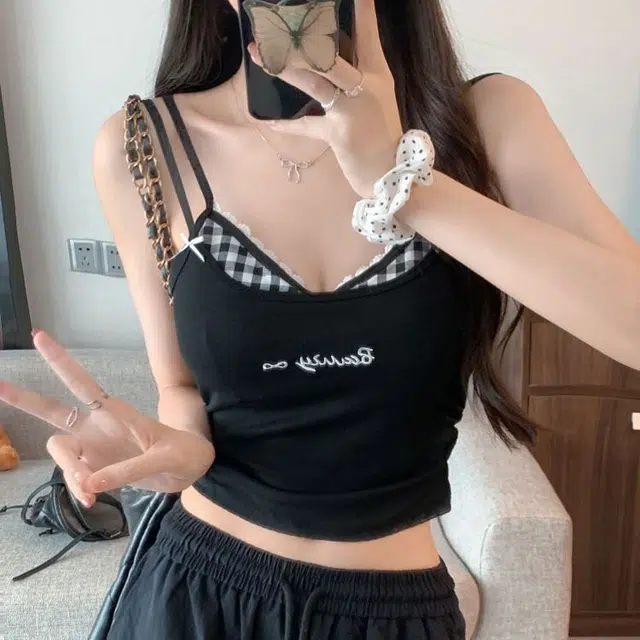 依钗 时尚撞色蕾丝格子假两件辣妹吊带 显瘦显胸大纯欲内搭背心 女款