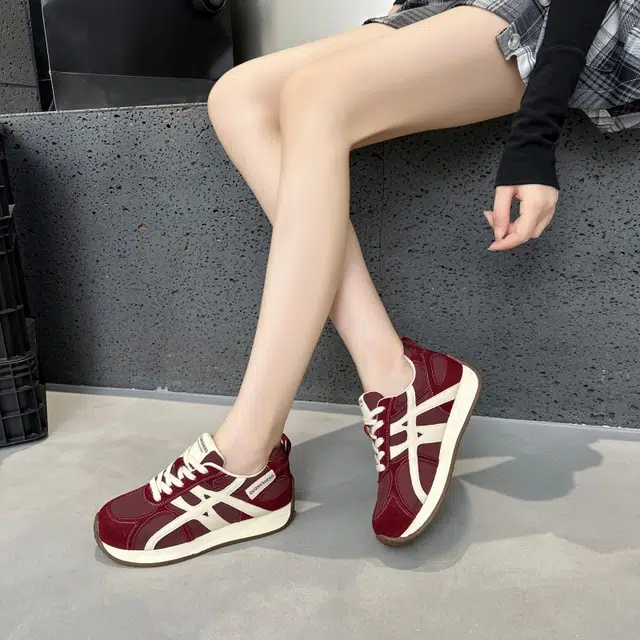 阿比让 猪皮 时尚百搭潮流舒适气质优雅 耐磨 低帮 生活休闲鞋 女