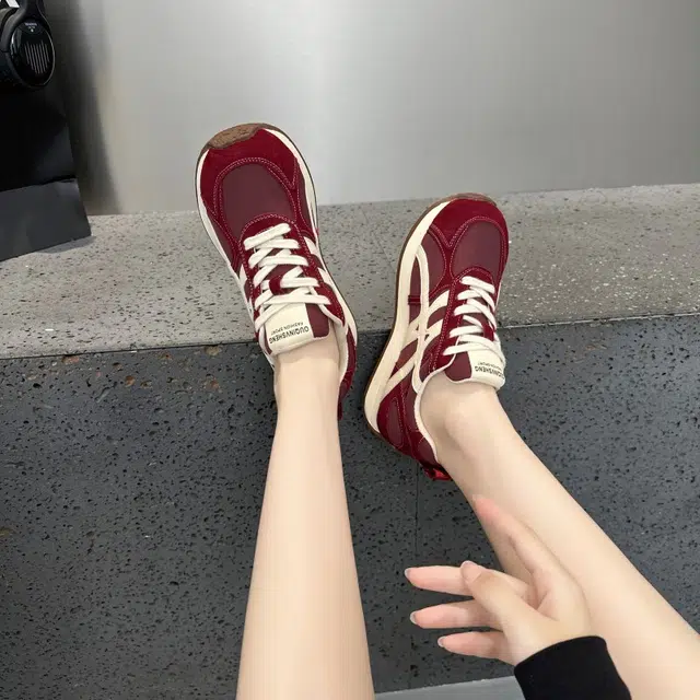 阿比让 猪皮 时尚百搭潮流舒适气质优雅 耐磨 低帮 生活休闲鞋 女