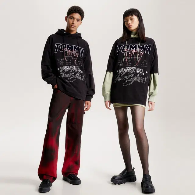 Tommy Hilfiger logo T