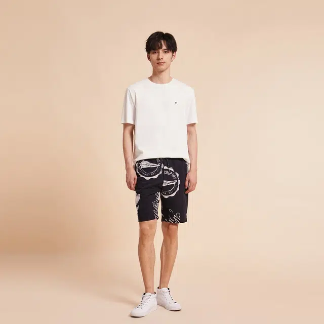 Tommy Hilfiger T