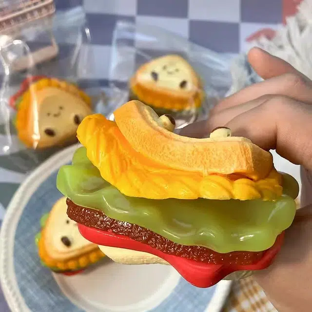 姝娈 超厚三明治吐司捏捏乐 解压神器 创意玩具 按按乐