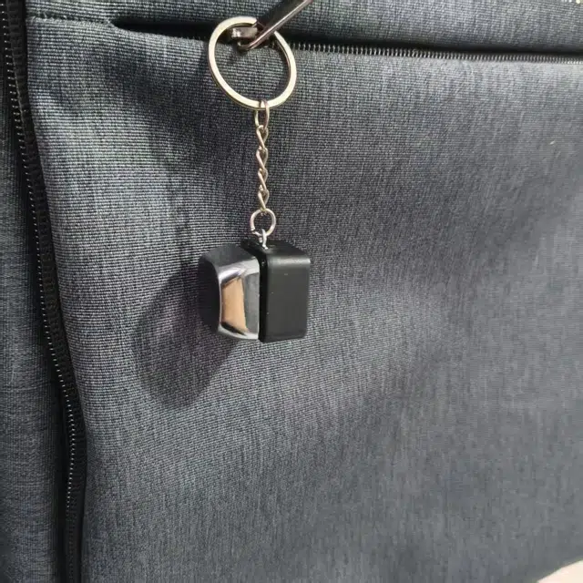 姝娈 新款恶搞小挂件电人 创意整蛊玩具