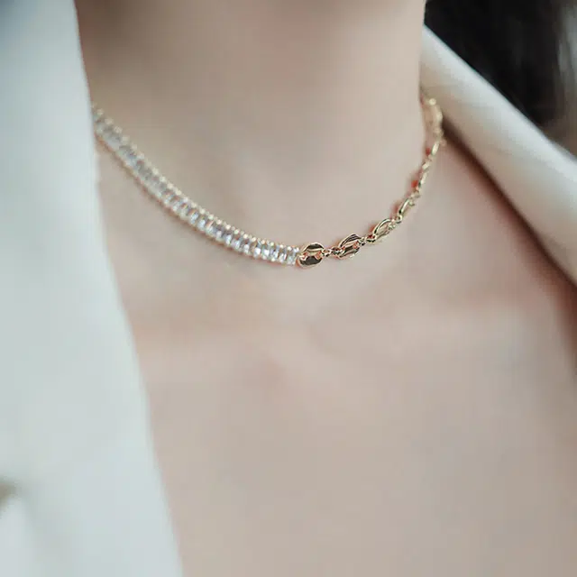 EMLEY chocker