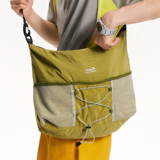 江南先生 简约外出旅行百搭轻便 锦纶 斜挎包 男女同款情侣款 多色