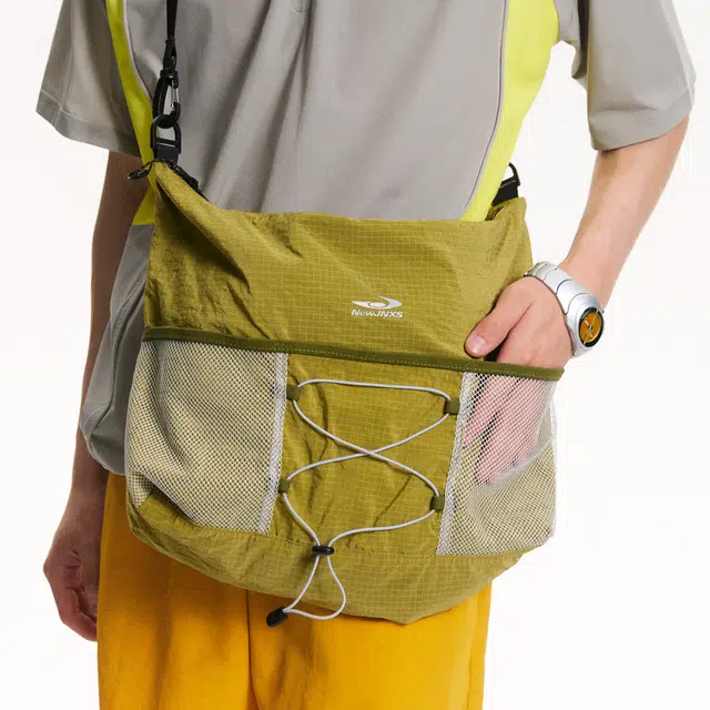 江南先生 简约外出旅行百搭轻便 锦纶 斜挎包 男女同款情侣款 多色