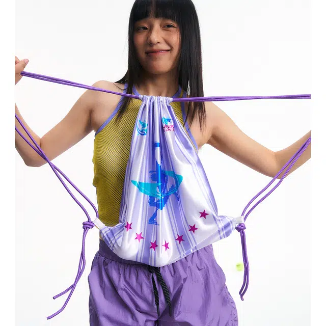 江南先生 美式复古弹力水晶条纹运动出行时尚 抽绳开合 双肩包 常规 男女同款情侣款 白色/紫色