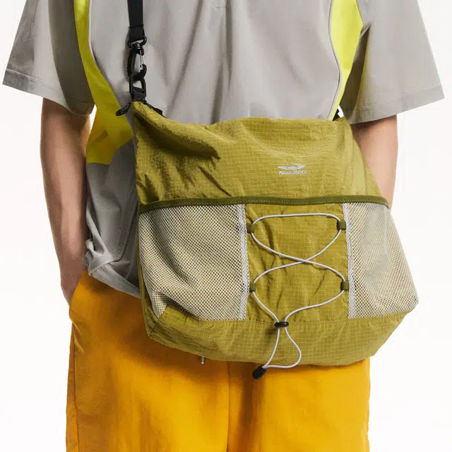 江南先生 简约外出旅行百搭轻便 锦纶 斜挎包 男女同款情侣款 多色