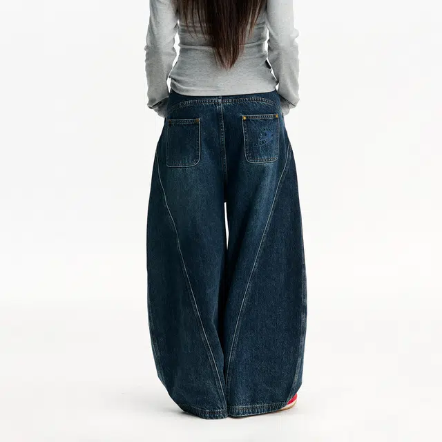 江南先生 大小孩乐园 式复古毛绒苹果别针分割宽松做旧百搭舒适阔腿裤休闲弯刀牛仔裤 男女同款