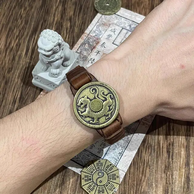 既白南兮 五行四象 本命年青龙白虎玄武朱雀太极八卦 铜 合金 皮革 手环 男女同款情侣款