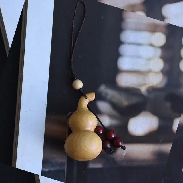 天纵 招财小葫芦文玩手工艺品挂饰   新中式国风平安福禄包包转运手机链 随身把玩盘玩吉祥物 黄杨木 把件挂件 男女同款情侣款