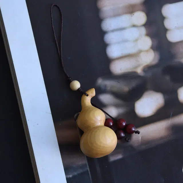 天纵 招财小葫芦文玩手工艺品挂饰   新中式国风平安福禄包包转运手机链 随身把玩盘玩吉祥物 黄杨木 把件挂件 男女同款情侣款