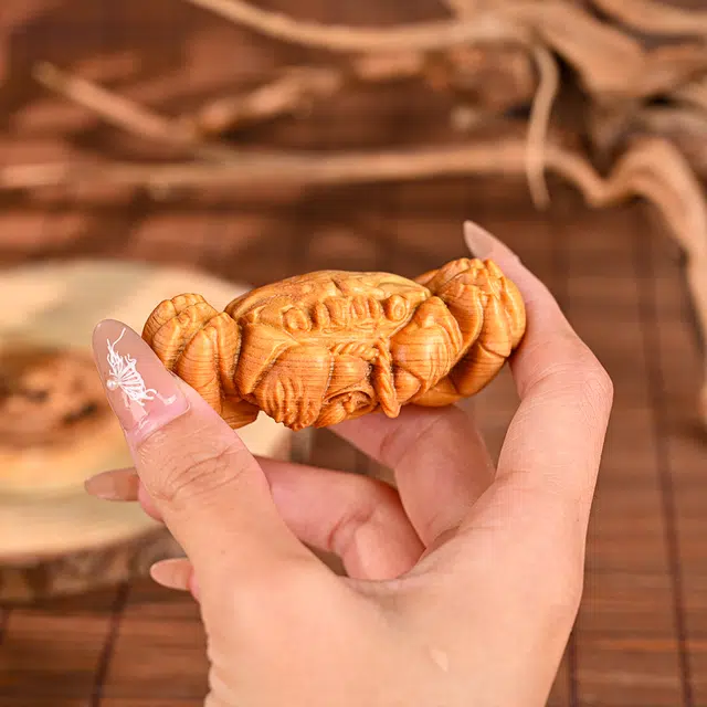 天纵 雕刻螃蟹八方来财手工艺品木雕文玩招财 阴沉楠木 木作把件 男女同款情侣款 楠木