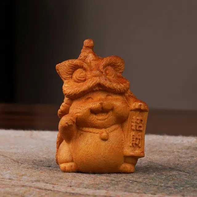天纵 新中式复古创意文玩手把件 实木雕刻国潮醒狮招财猫 招财金宝 财运亨通 办公室桌面吉祥物手工艺品 黄金檀 摆件 男女同款情侣款