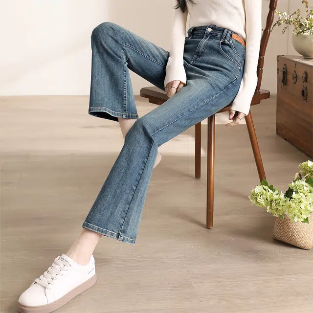 嬉皮少女 弹力修身九分喇叭高腰牛仔裤 女款 复古浅蓝色