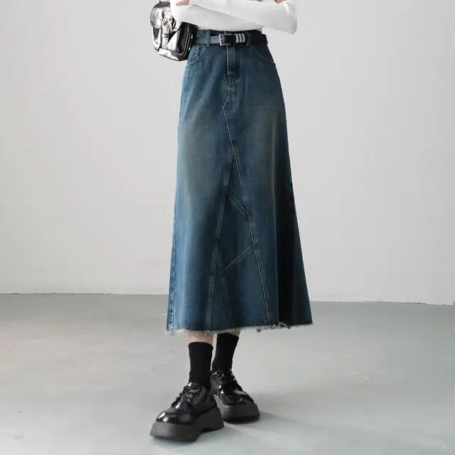 嬉皮少女 【秋意渐浓】拼接毛边宽松牛仔长裙 复古蓝色