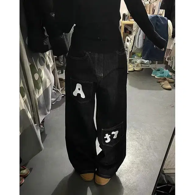 寻星记 美式复古高街基础款做旧水洗拼接多口袋趣味卡通可爱字母印花小众设计高级感休闲宽松运动裤百搭潮流痞帅直筒阔腿牛仔裤 男女同款