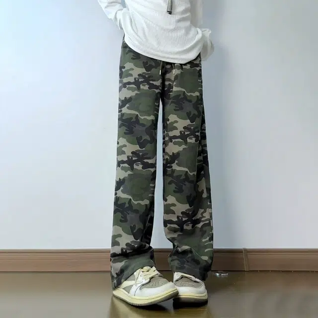 佑麟 美式迷彩卫裤秋季酷飒风弯刀直筒裤子高级感高腰微喇运动裤休闲裤 男女同款