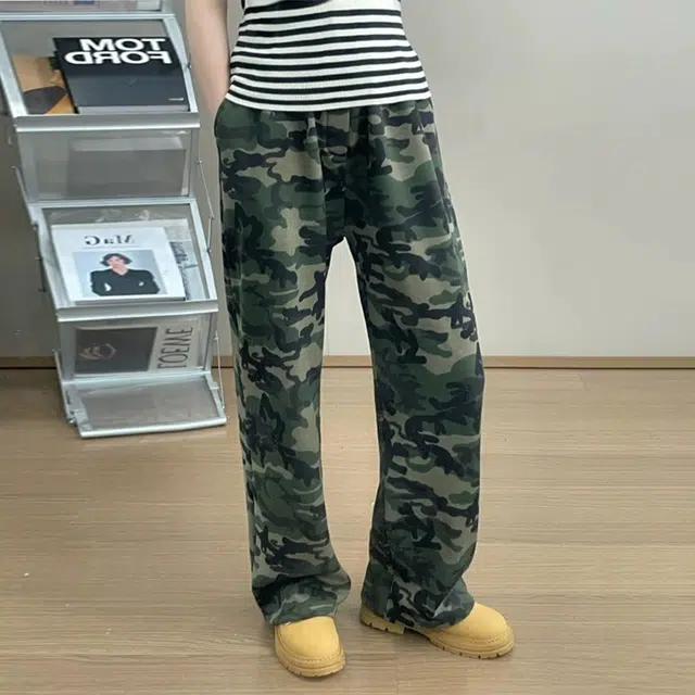 佑麟 美式复古弯刀迷彩裤子秋季垂感直筒运动卫裤水洗重磅微喇裤休闲裤 男女同款
