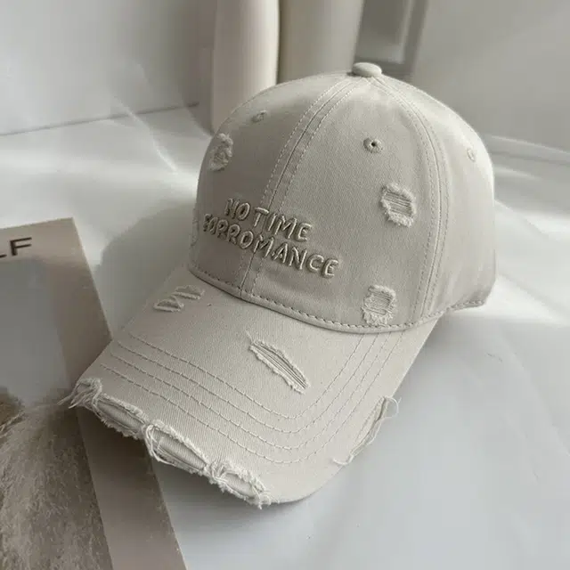 小猪班纳 破洞棒球帽韩版刺绣水洗棉帽子显脸小加宽帽檐软顶休闲遮阳帽子 棉 鸭舌帽 男女同款情侣款