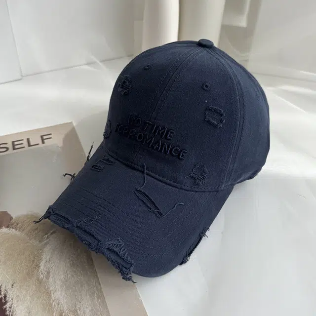 小猪班纳 破洞棒球帽韩版刺绣水洗棉帽子显脸小加宽帽檐软顶休闲遮阳帽子 棉 鸭舌帽 男女同款情侣款