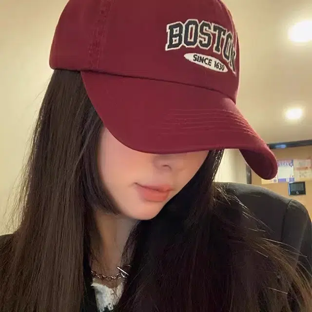 小猪班纳 美式字母刺绣红色棒球帽大头围显脸小韩版时尚百搭宽帽檐帽子 棉 鸭舌帽 男女同款情侣款