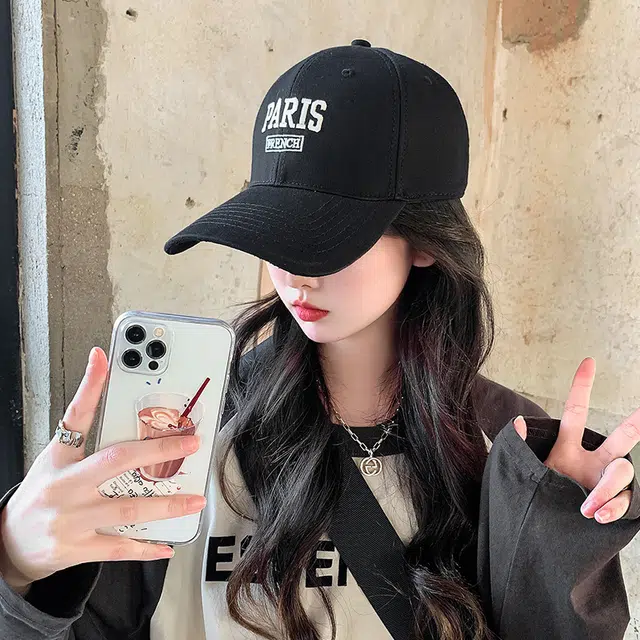 小猪班纳 显脸小字母刺绣韩版软顶防晒遮阳 棉 鸭舌帽 男女同款情侣款