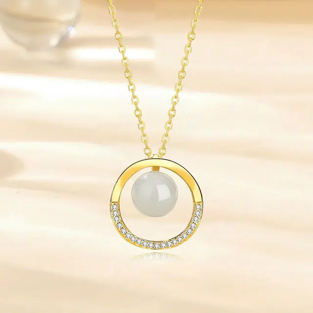 925