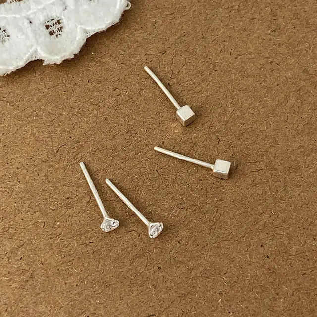 990
