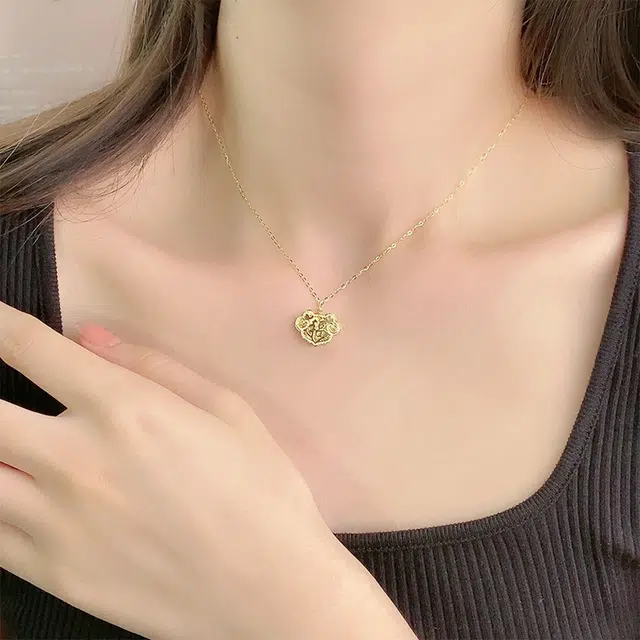 990