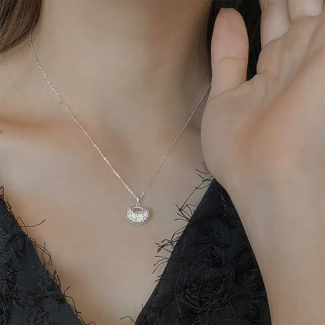 S925