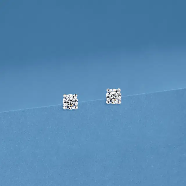 925