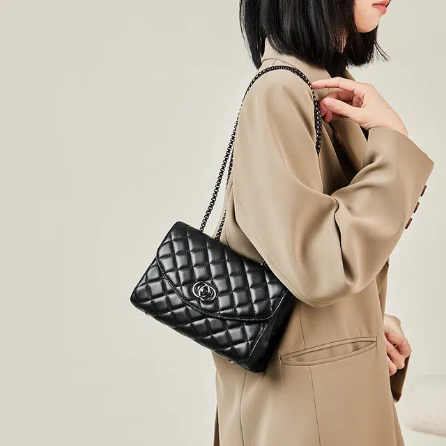 纳兰杜 包包女百搭实用少女包菱格小香风通勤真皮女包小众 牛皮 链条包小方包腋下包单肩斜挎包 小号 女款 黑色/白色