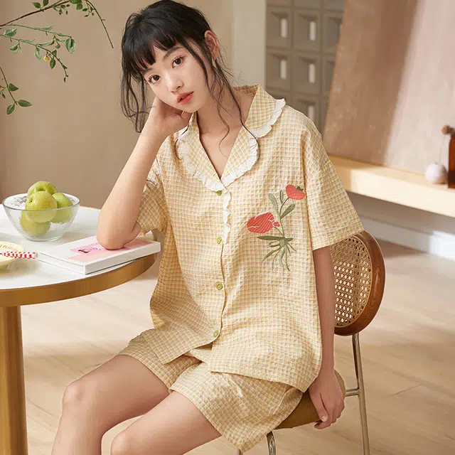 俏薇妮 简约温馨可爱时尚高级感短袖短裤家居服休闲宽松舒适凉爽透气可外穿夏季睡衣套装 女款 杏色