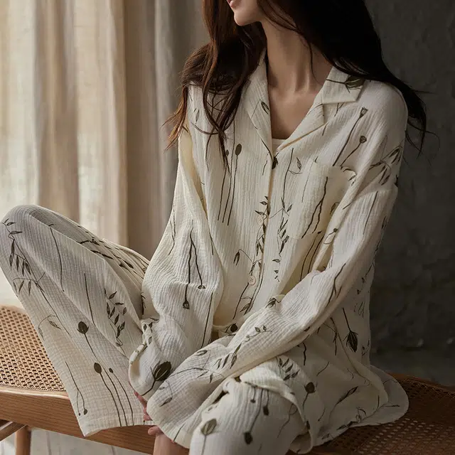 俏薇妮 简约时尚柔软古典风带胸垫高级感长袖长裤家居服休闲舒适可外穿睡衣套装 女款 米白色