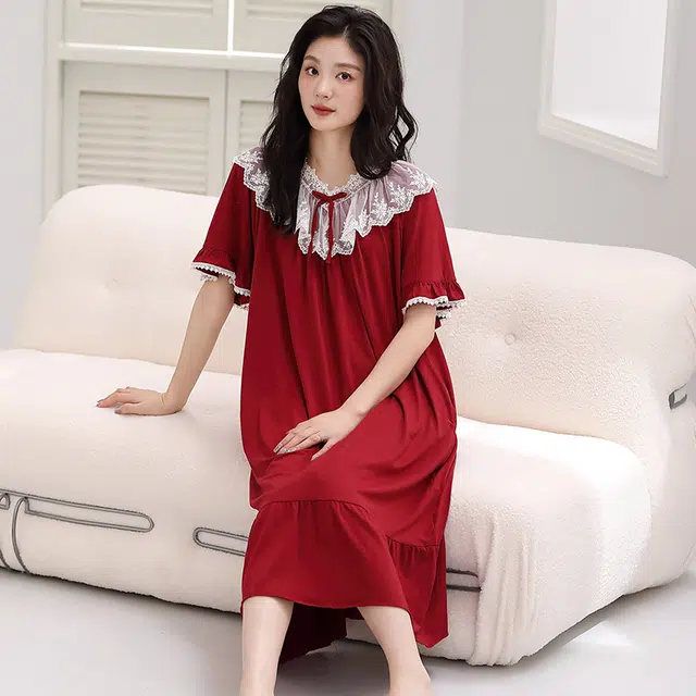 俏薇妮 简约纯色柔软蕾丝边高级感短袖家居服休闲宽松舒适凉爽透气可外穿睡裙 女款 红色