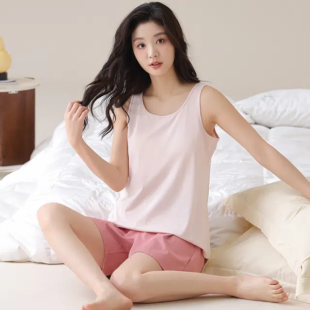 俏薇妮 柔软简约带胸垫背心无袖上衣家居服休闲舒适可外穿三分裤睡衣套装 女款 粉红色