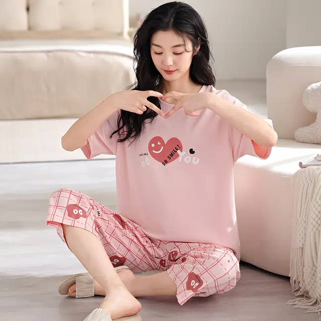 俏薇妮 简约可爱爱心格子高级感短袖七分裤带胸垫家居服柔软舒适透气休闲宽松凉感可外穿睡衣套装 女款